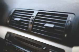 Read more about the article Why Is My Car Air Conditioner Only Cold When Moving? [Solved]