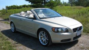 Read more about the article Unveiling Volvo C70 Problems In Detail: How To Tackle Them?