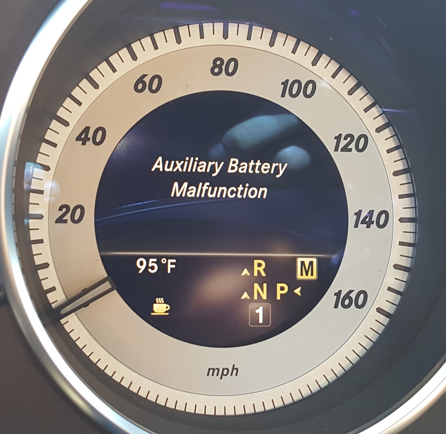 You are currently viewing Mercedes Auxiliary Battery Malfunction: What To Do?