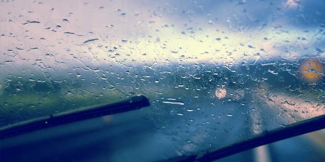 You are currently viewing New Windshield Wipers Smearing In A Car: What To Do?